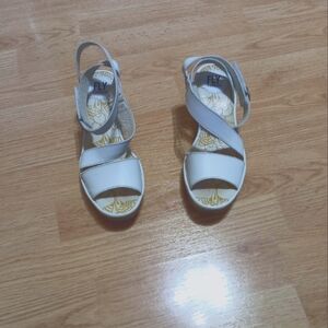 Fly London Yesk Off White Sandals Modern Versatile Design